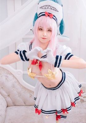 小丹慢慢张开双腿淑芬