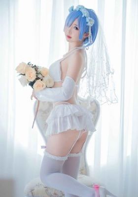 《不扣钮的女孩》